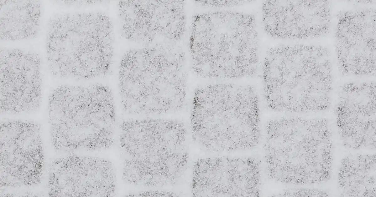 Siyah Erkek Şalvar: Geleneksel Kökenleri ve Günümüz Moda Trendleri