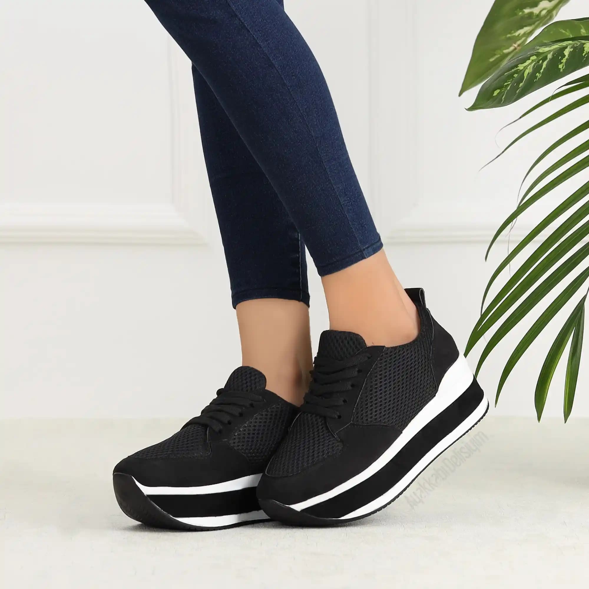 Siyah Fileli Ayakkabının Moda Dünyasındaki Yeri ve Önemi Analizi