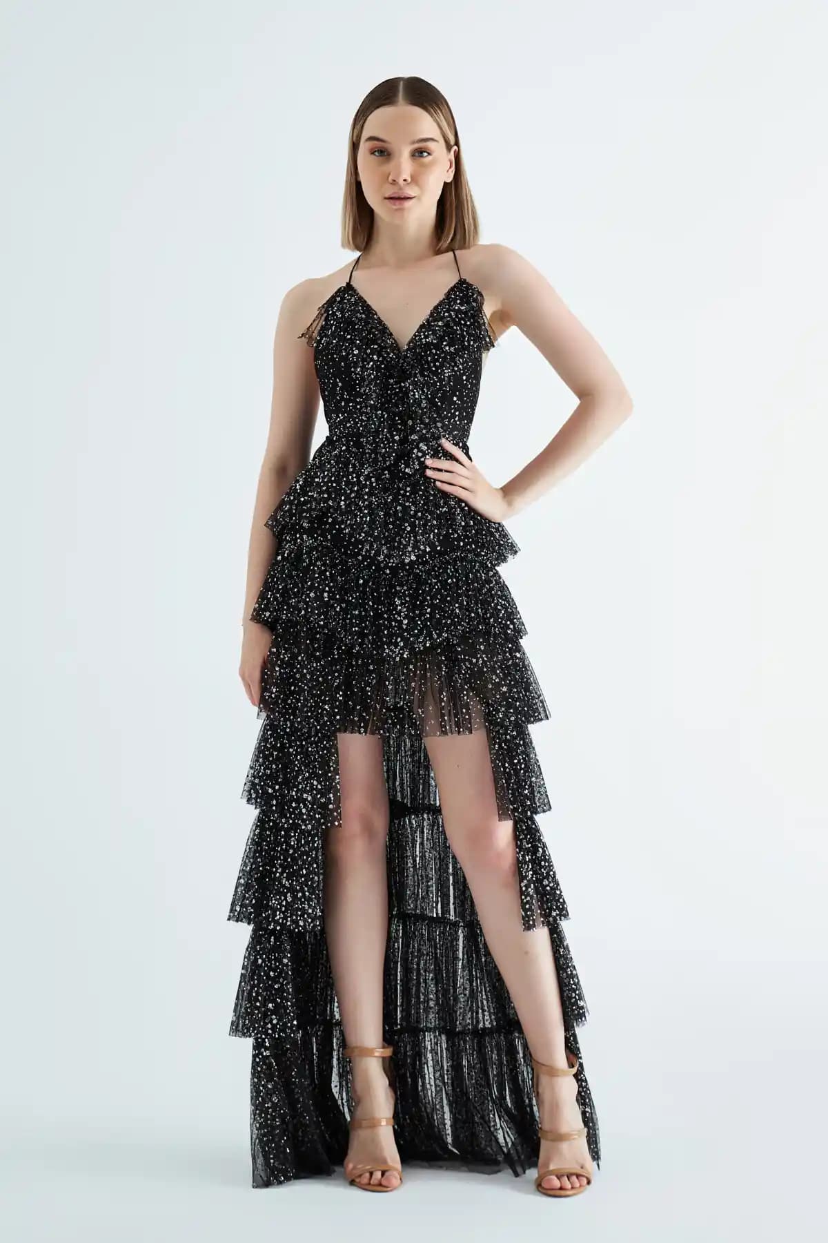 Siyah Kına Elbisesi: Geleneksel ve Modern Moda Trendlerinin Buluşması