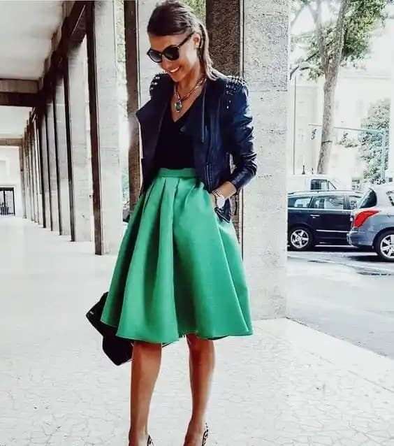 Siyah ve Yeşil Renklerin Moda Dünyasındaki Yeri ve Kombinasyon İpuçları