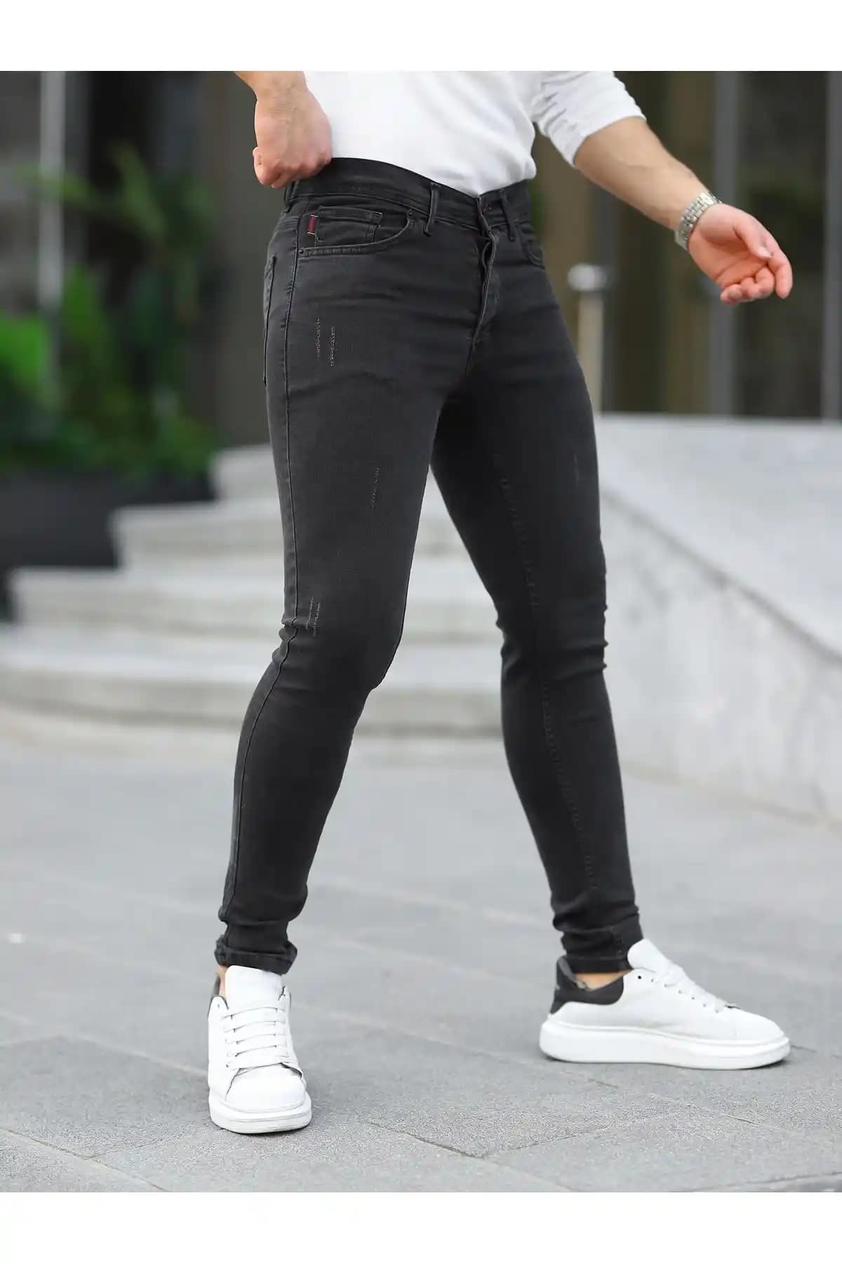 Slim Fit Pantolonlar: Günlük ve Resmi Kombinlerde Modern Şıklığın Anahtar Parçası