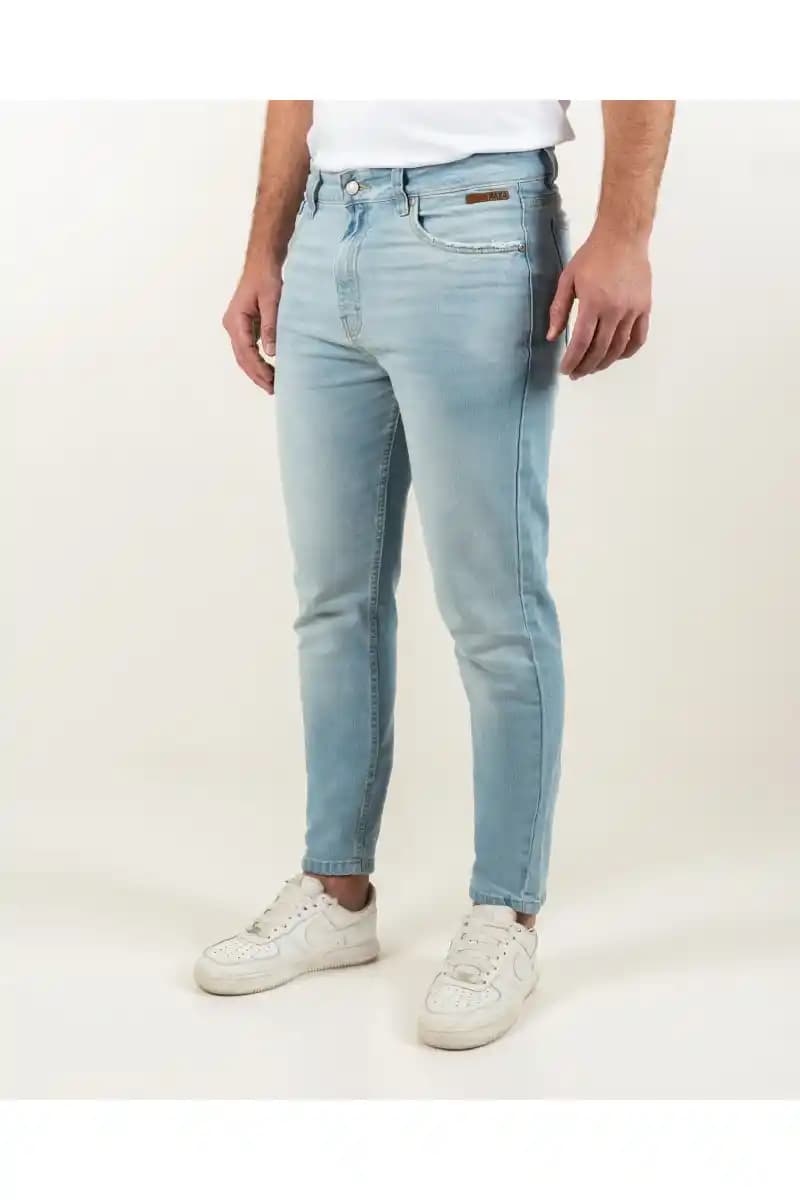 Slim Pantolon Modanın Vazgeçilmez Parçası Günlük ve Resmi Kullanım İpuçları