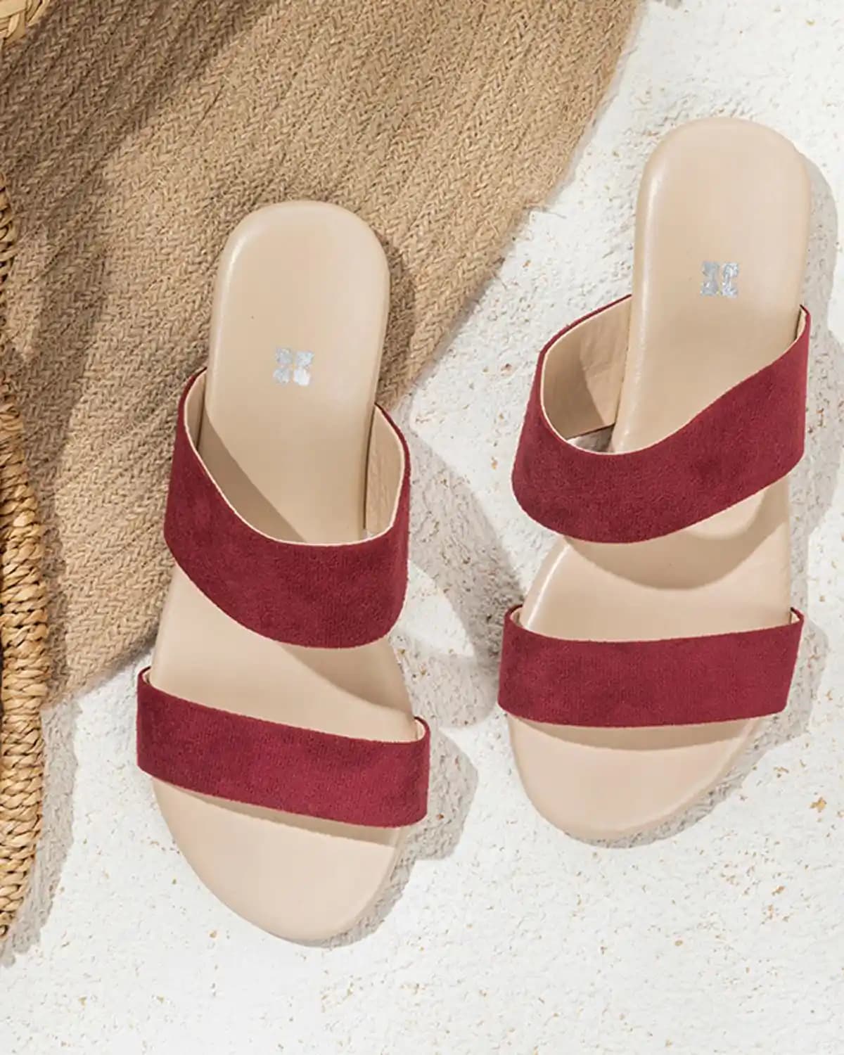 Sokak Terliği Kadın Moda Trendleri: Rahatlık ve Şıklığın En Güncel Buluşması