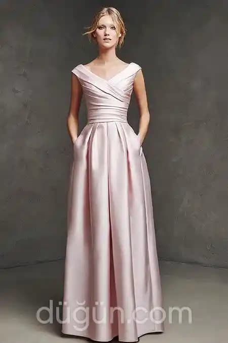 Sos Elbisesi: Moda Dünyasında Zarafetin Sembolü ve Stil Önerileri