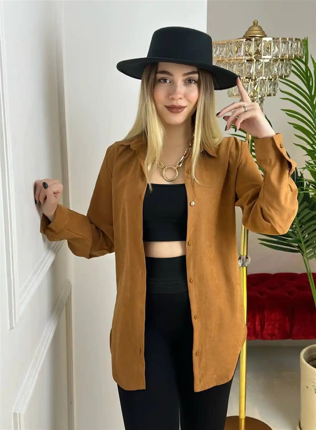 Taba Rengi Gömlek: Zamansız Şıklık ve Modada Kullanım İpuçları