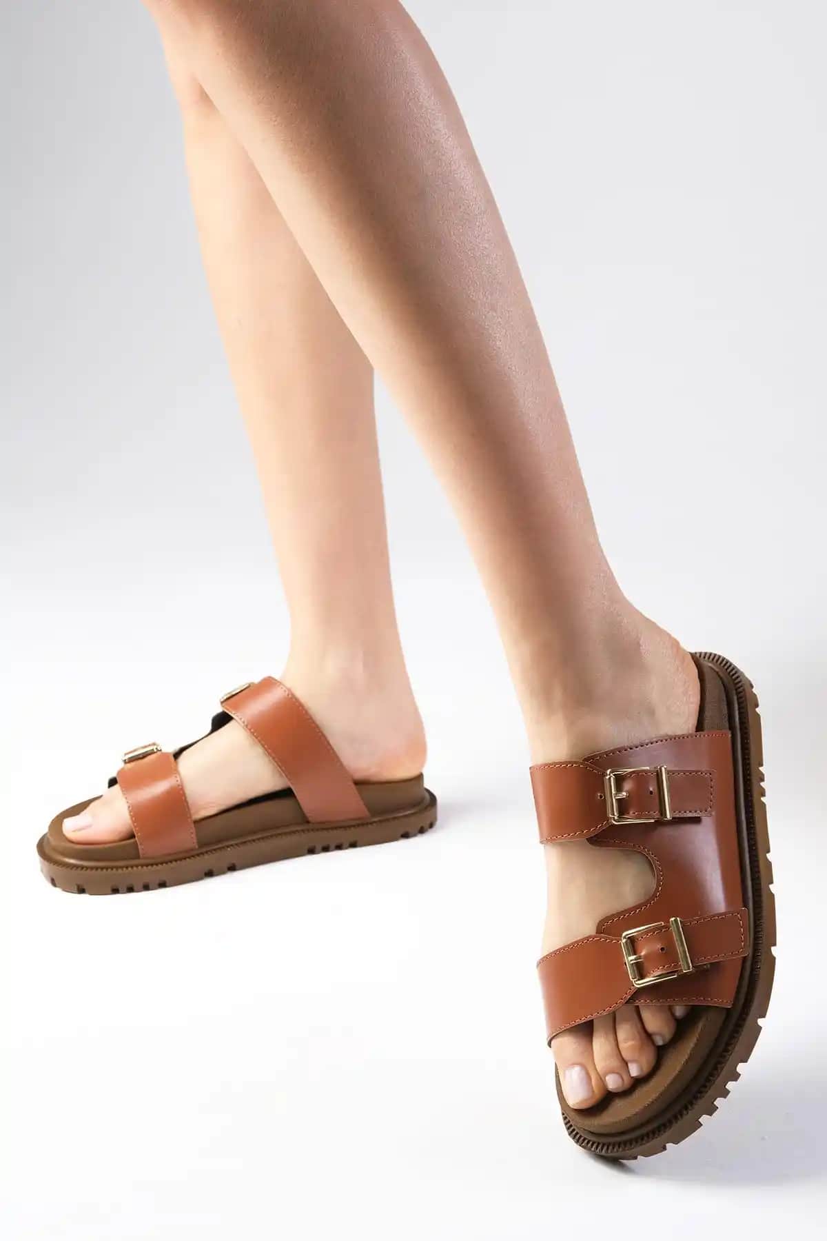 Tabanlı Terlik Modelleri: Moda ve Konforun Buluştuğu Güncel Trendler ve Seçenekler