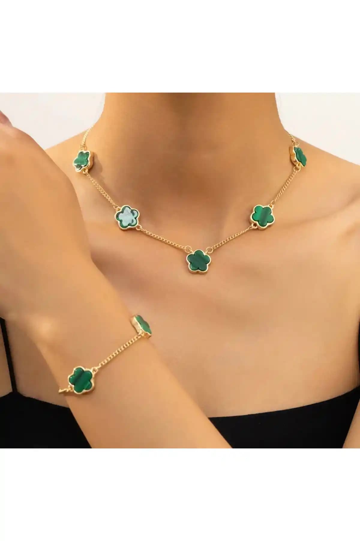 Takım Kolye Modada Şıklığı Tamamlayan Çok Yönlü Bir Aksesuar Seçeneği