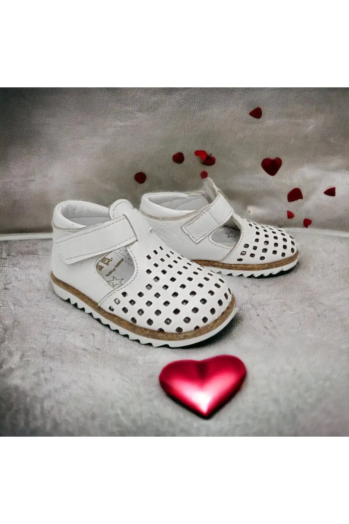 Tam Ortopedik Bebek Ayakkabısı Seçimi ve Sağlıklı Ayak Gelişimi İçin Kılavuz