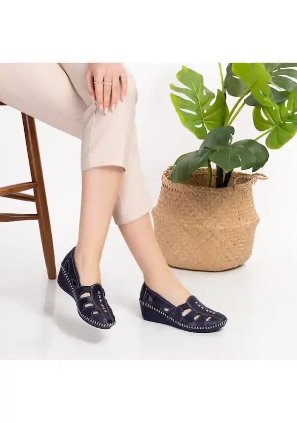 Taraklı Ayaklar İçin Doğru Ayakkabı Seçimi ve Moda İpuçları Rehberi