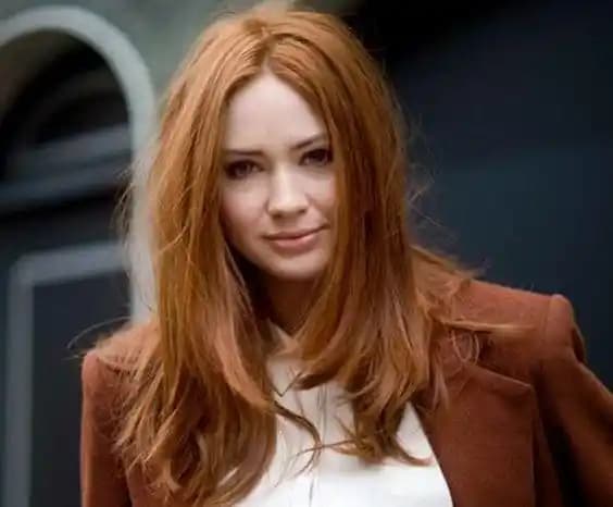 Tarcın Rengi Moda Dünyasında Sıcak ve Zarif Bir Trend Olarak Yükseliyor