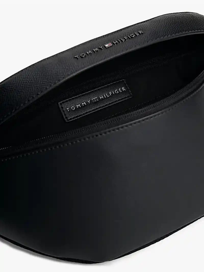 Tommy Hilfiger Erkek Bel Çantası: Şık ve Fonksiyonel Tasarımlar