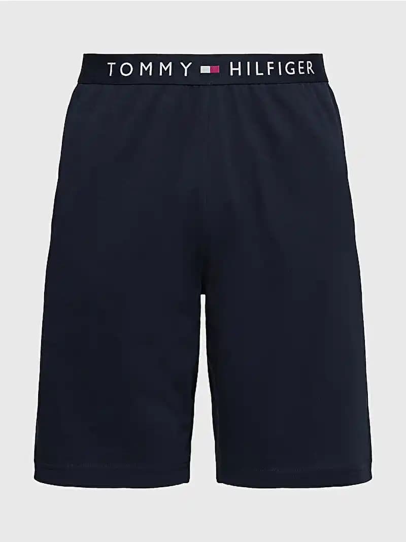 Tommy Hilfiger Erkek Şortları: Modern ve Rahat Tasarımlarla Stil Yaratın