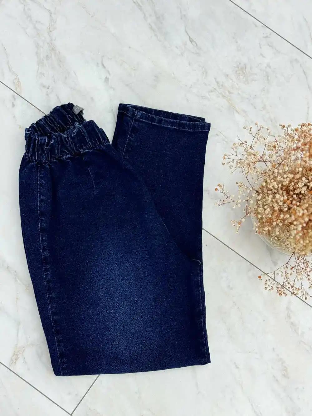 Uygun Fiyatlı Kot Pantolon Rehberi: Şıklık ve Ekonomiyi Bir Arada Yakalamak