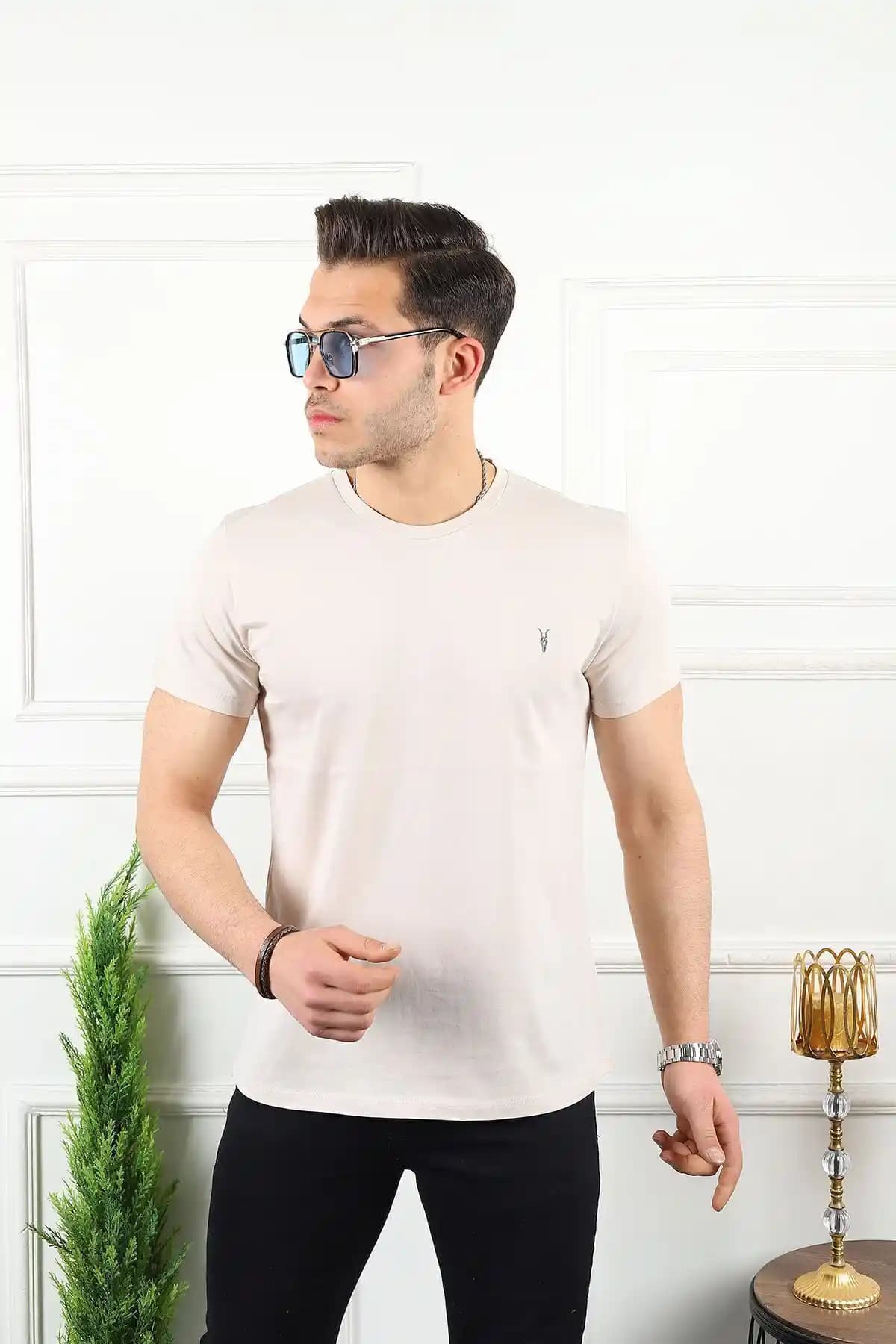 Uygun Fiyatlı Moda Trendleri: 5 TL Tişörtlerle Kendinizi İfade Edin ve Stil Yaratın