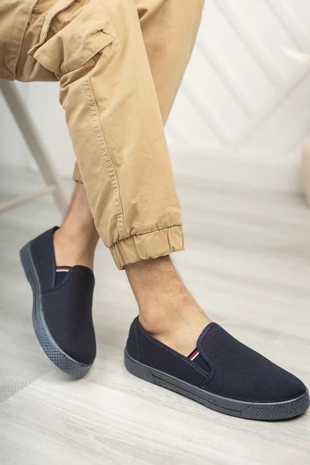 Yazlık Bez Ayakkabılar: Doğal Malzemelerle Şıklık ve Konforun Buluşması