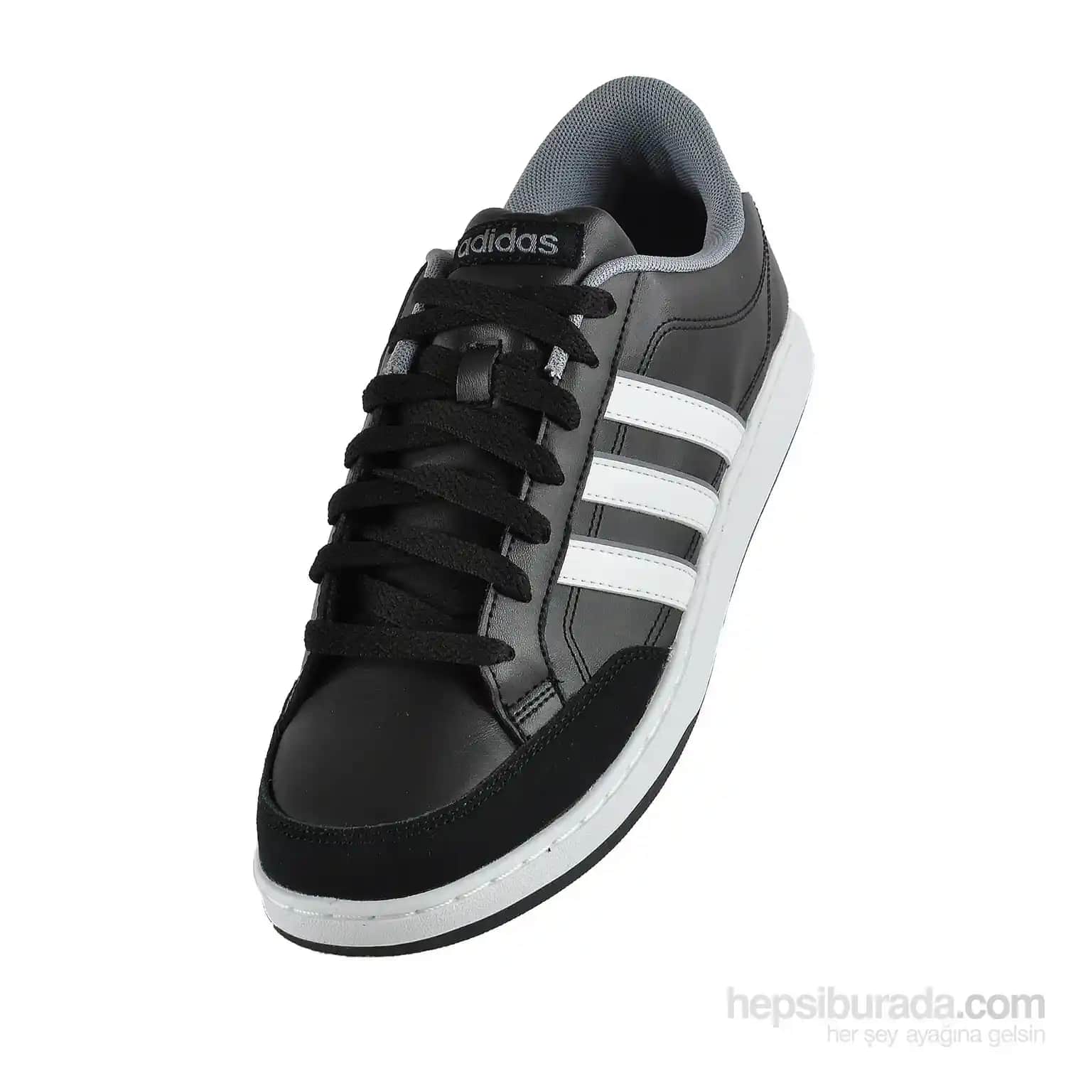 Yeni Sezon Adidas Erkek Ayakkabılarıyla Şıklık ve Performansı Bir Arada Yakalayın