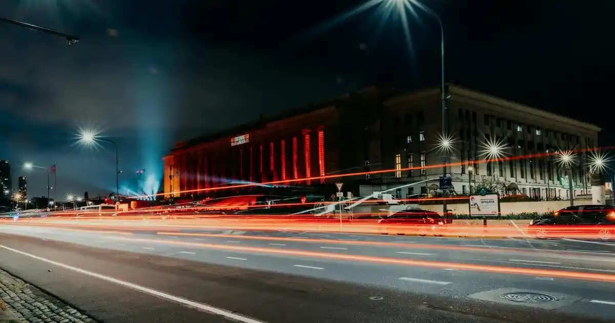 12 Yaş Erkek Çocuklar İçin Siyah Takım Elbise Seçiminde Dikkat Edilmesi Gerekenler ve Trendler