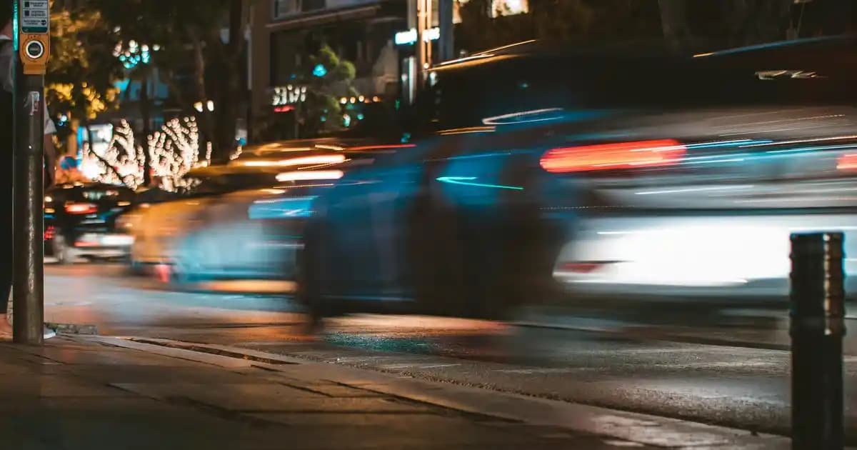 Anvelop Etek Nedir ve Nasıl Doğru Seçim Yapılır Modern Kadınlar İçin Stil Rehberi