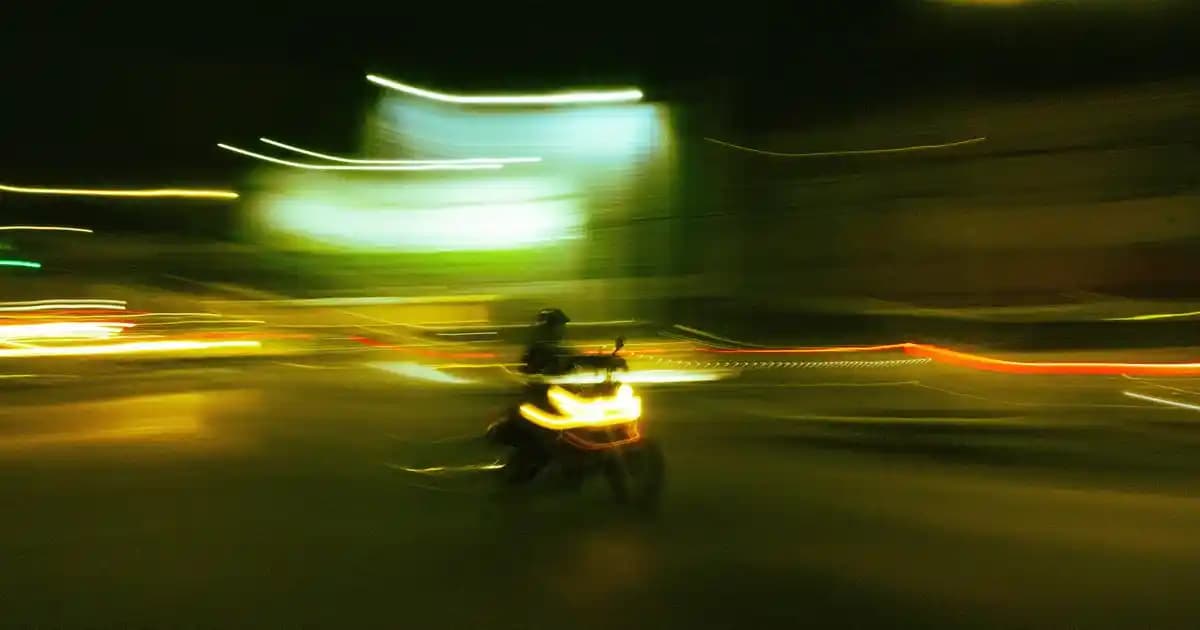 2025'te Beyaz Dar Paça Pantolonla Şıklığınızı Zirveye Taşımanın 5 Sırrı