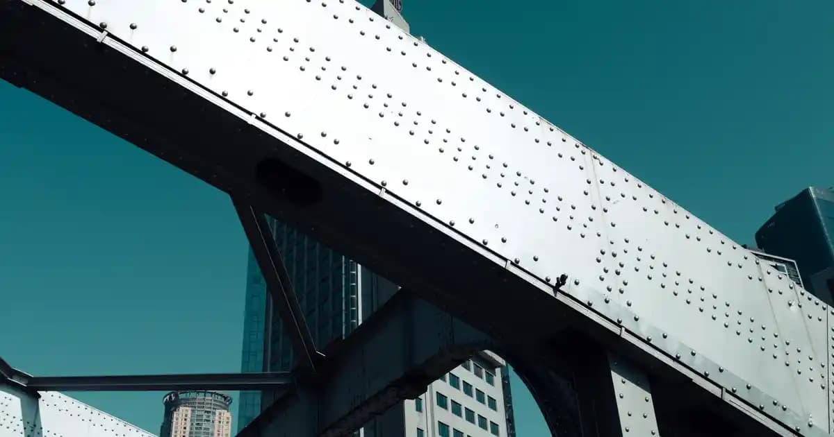 Ceketli Takımlar ile Şıklık ve Konforu Bir Arada Sunan Güncel Moda Trendleri