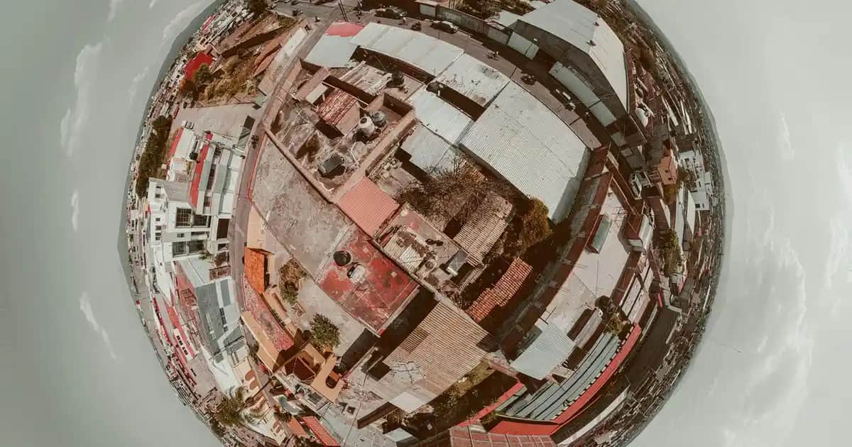 Erkekler İçin Tişört Seçimi: Stil, Konfor ve Güncel Moda Trendleri