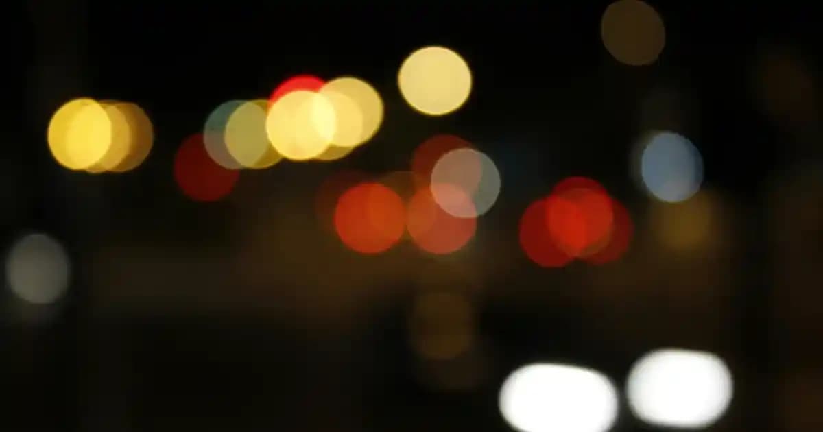 2025'te Kadınların Gardırobunu Değiştirecek Lacivert Kumaş Pantolonlar