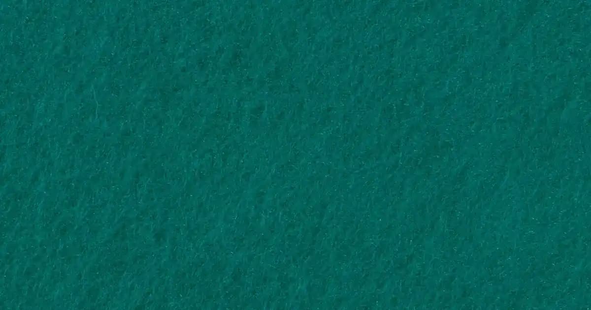 Kırmızı Saten Elbise ile Zarafet ve Tutkunun Buluşması Modaya Uygun Seçenekler ve Kombin İpuçları