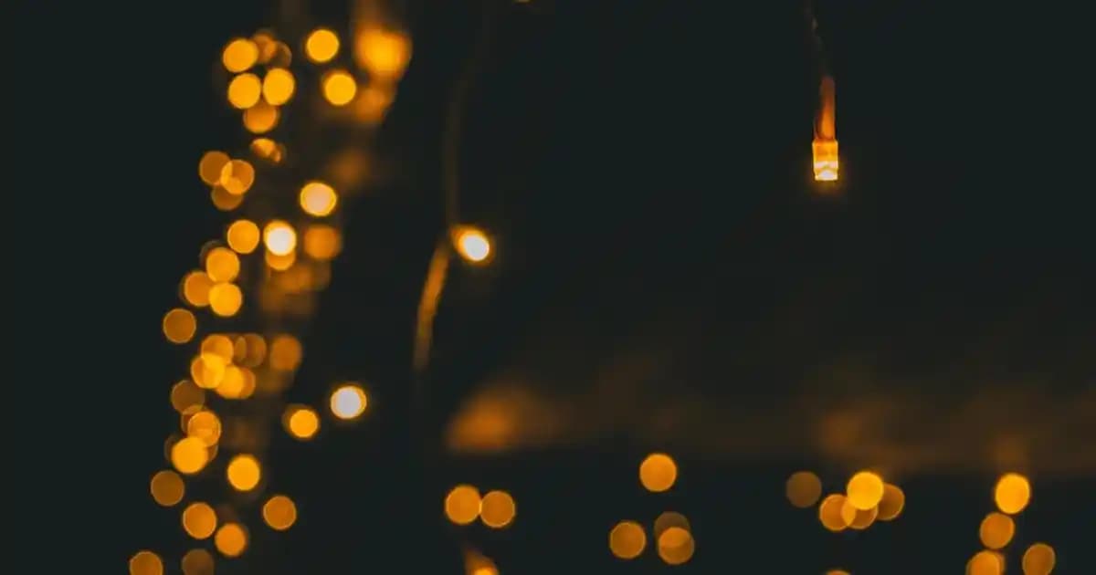 Kız Bebekler İçin Lila Elbise Seçiminde Dikkat Edilmesi Gerekenler ve Trendler