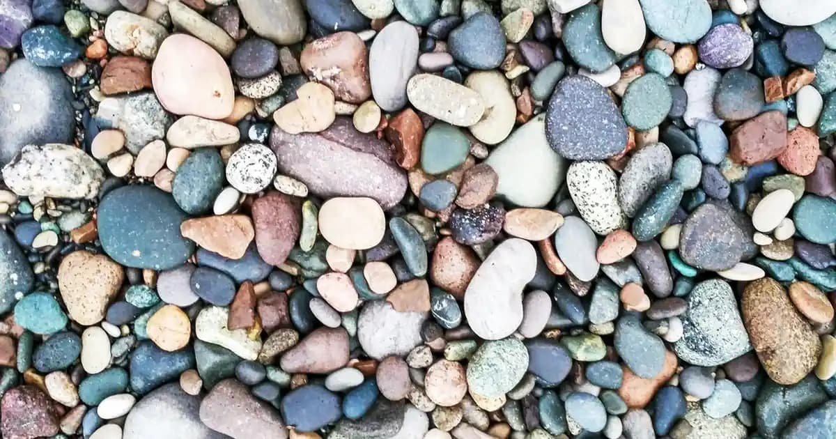 Kız Çocuk Yelek Modelleri: Güncel Trendler, Seçim İpuçları ve Stil Önerileri