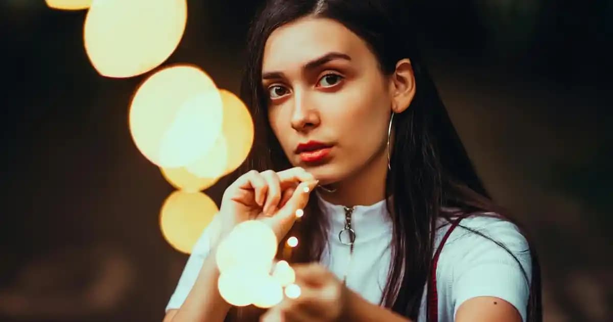 Rahat Kesim Jeanler: Günlük Şıklık ve Konforun Buluşma Noktası