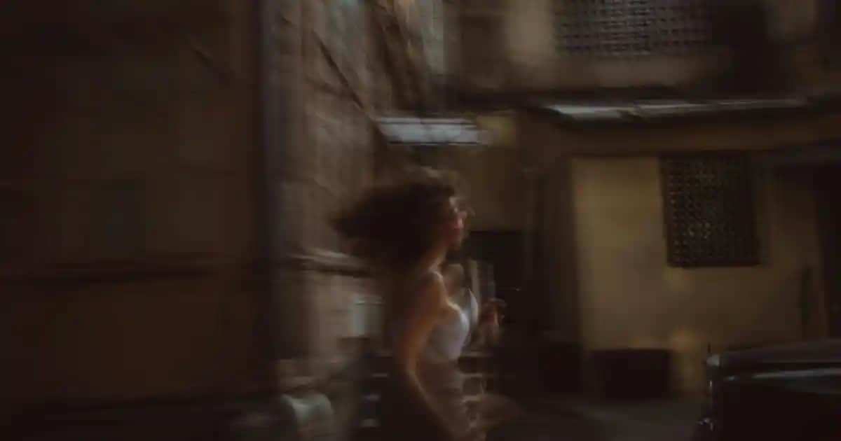 Sarı T-shirt ile Tarzınızı Yükselten Giyim Önerileri ve Kombin İpuçları