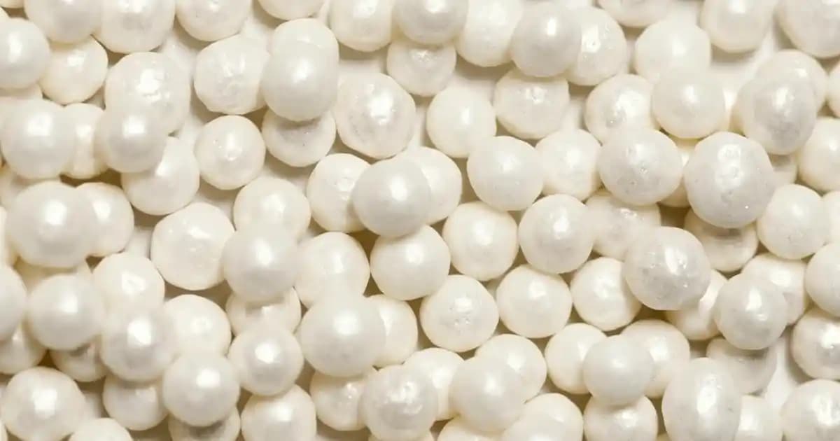 Siyah Pantolon Modada Zamansız ve Çok Yönlü Bir Parça Olarak Güncel Trendler