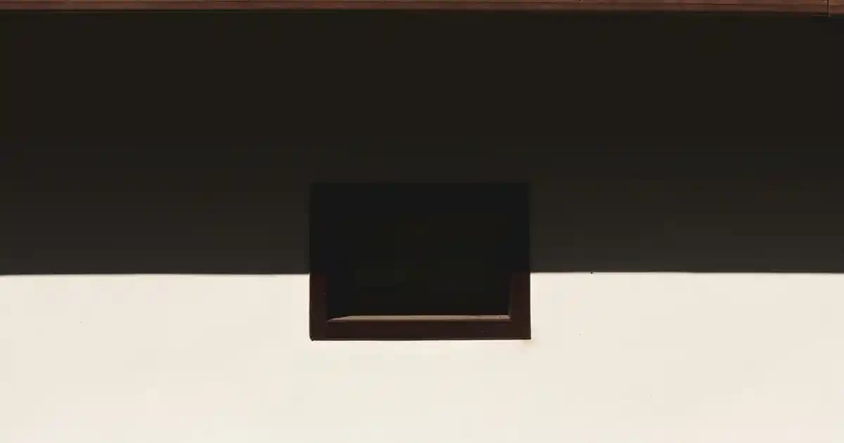 Turuncu Gömlek Tesettür Trendleri ve Kombinasyon Önerileri (75-90 karakter)