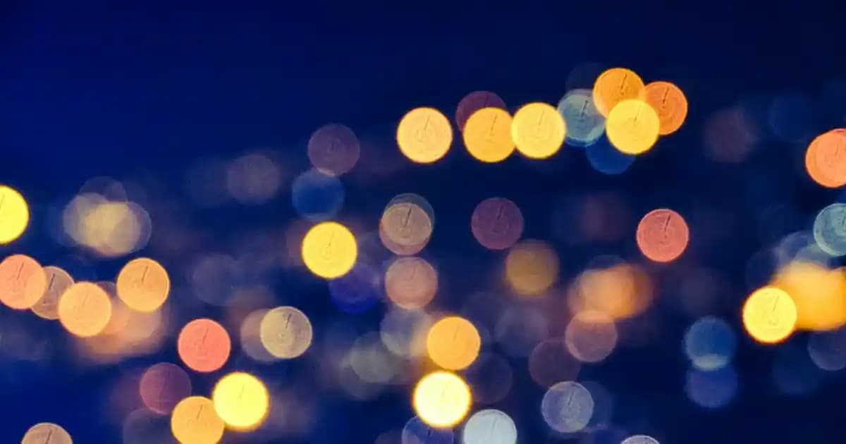 Yeşil Fırfırlı Elbise Modelleri ve Kombinasyon İpuçlarıyla Şıklığı Yakalayın