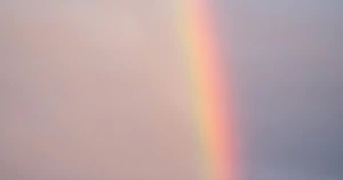 2025'te Zara Saten Mini Elbise ile Şıklık ve Rahatlık Bir Arada