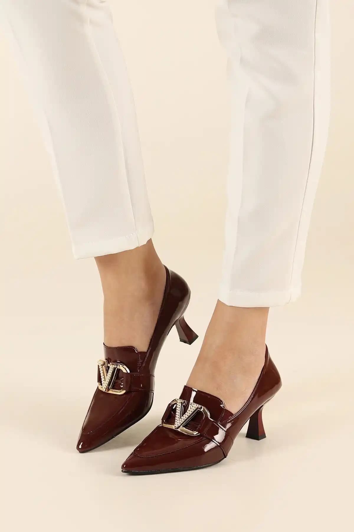 Ayakkabı Modasında Güncel Trendler ve Doğru Seçim İpuçları