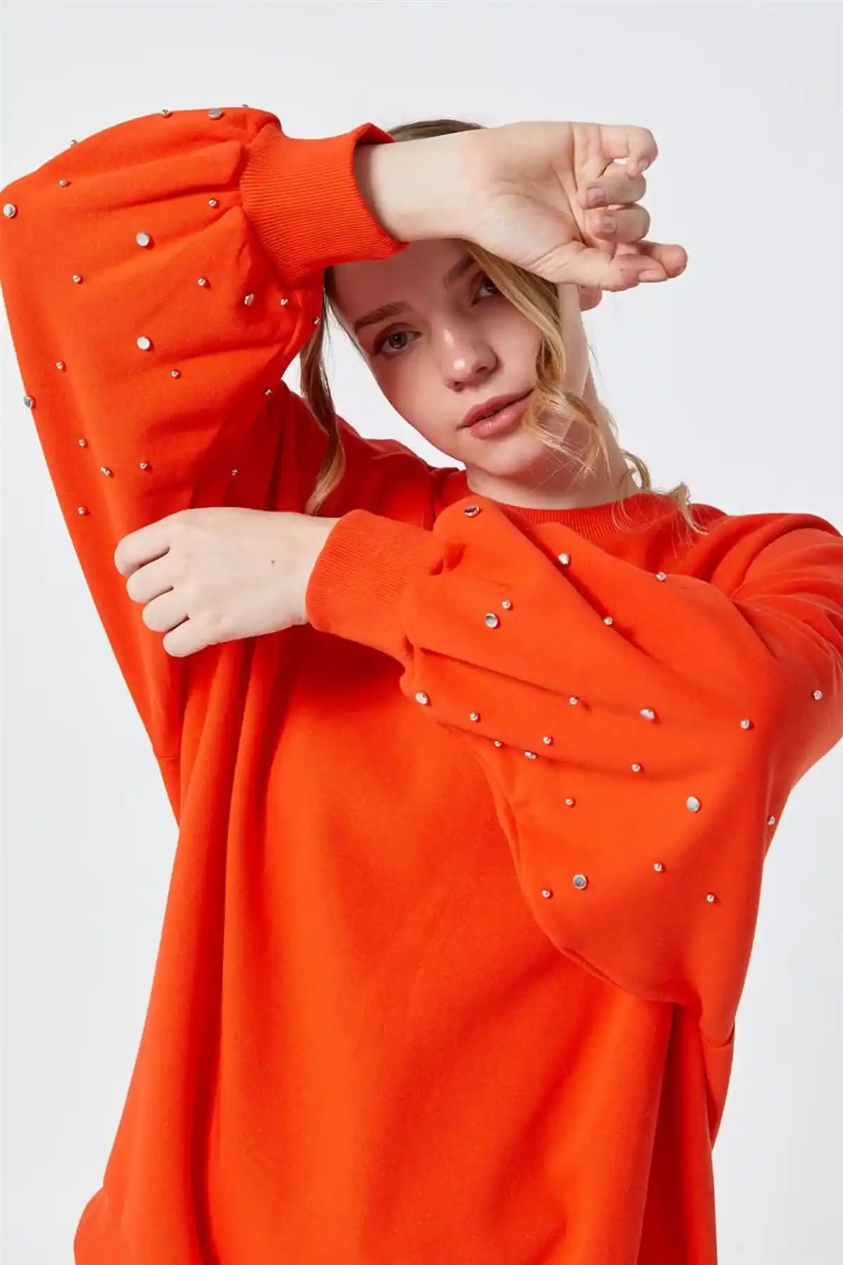 Çakma Sweatshirt Nedir ve Moda Dünyasında Ekonomik Alternatiflerin Yeri