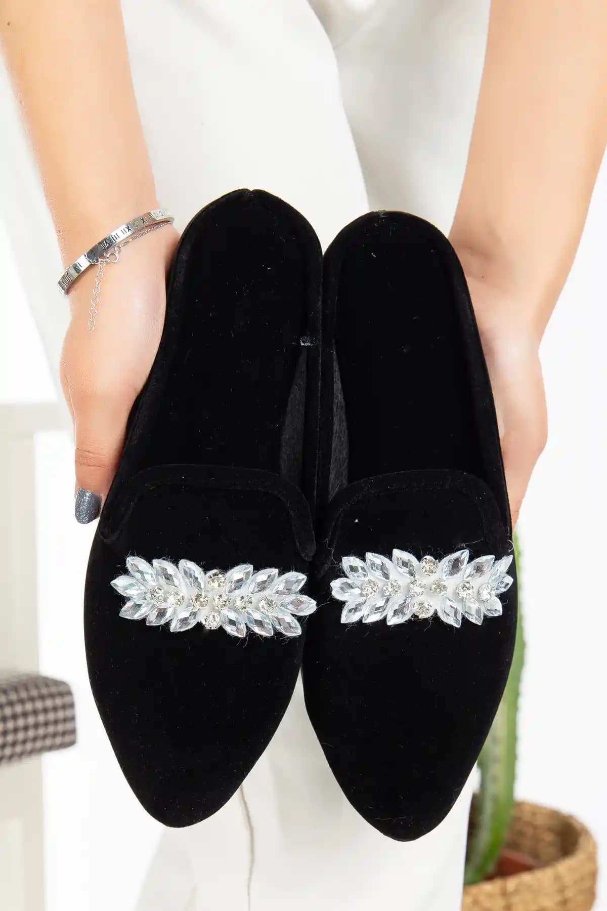 Çeyiz Terliği: Gelenekselden Moderne Uzanan Moda ve Kültürel Bir Yolculuk