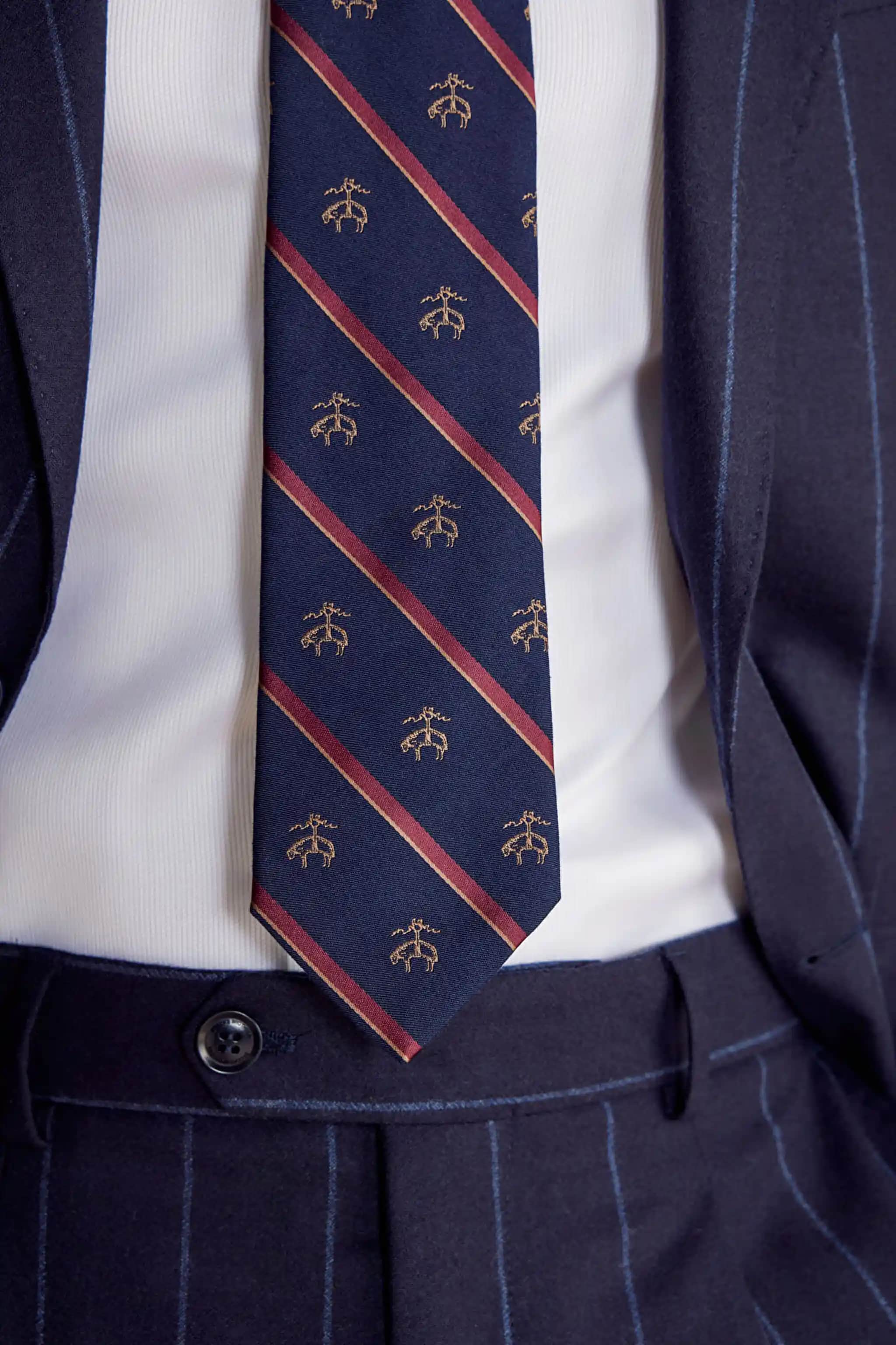 Çizgili Kravatın Moda İçindeki Yeri ve Kombinasyon İpuçları