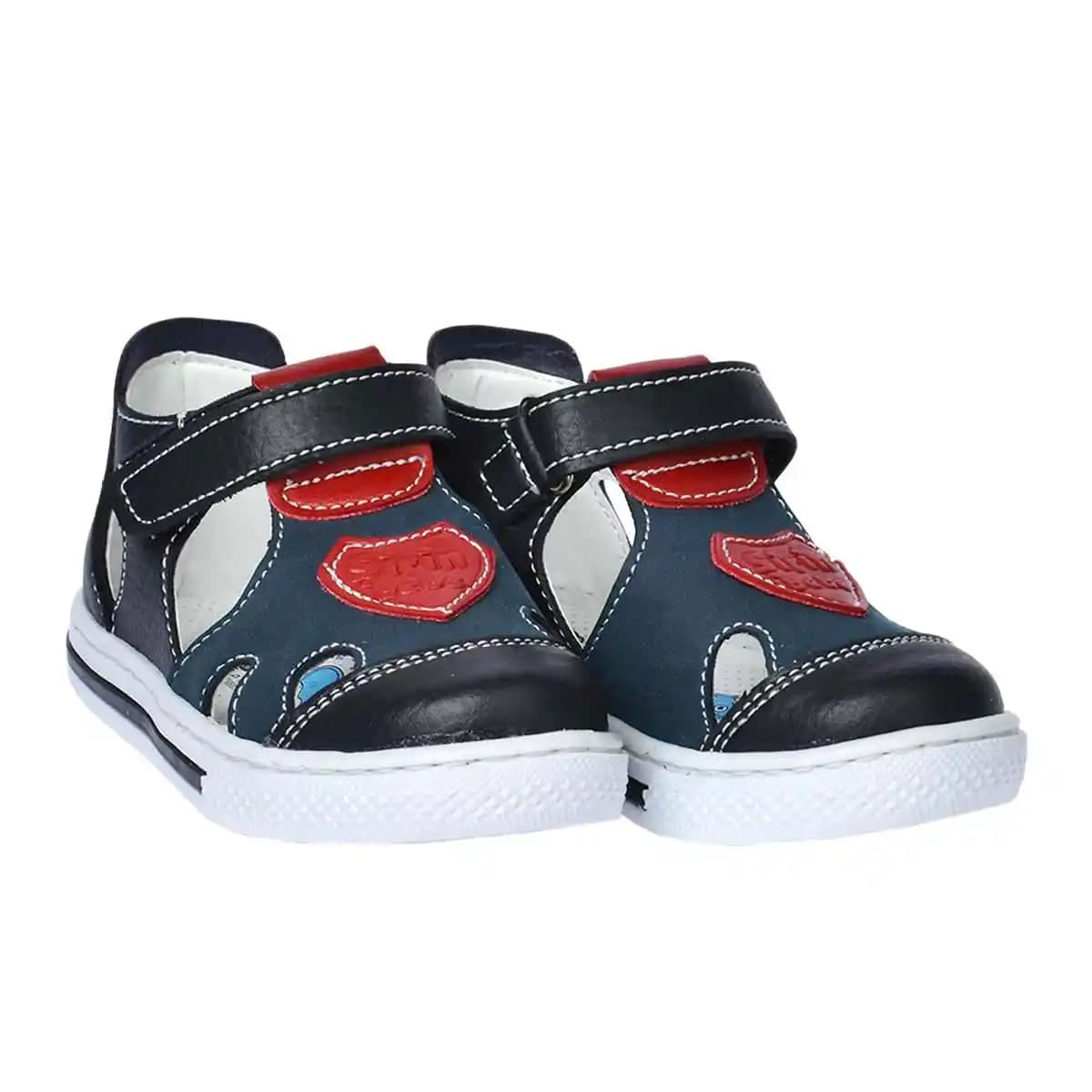 Çocuk Ayakkabıları Seçiminde Moda ve Konforun Güncel Trendleri ve İpuçları