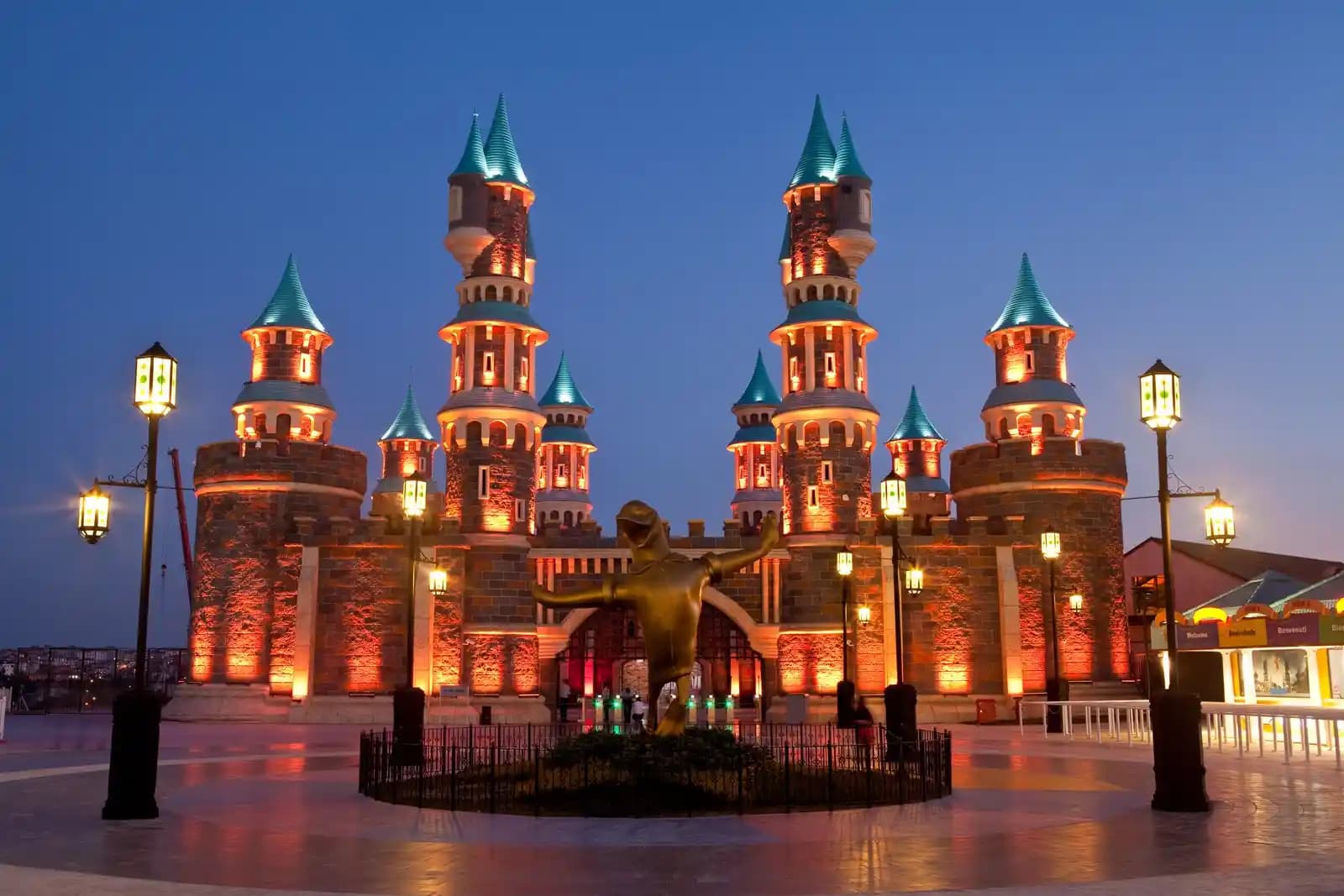 Dijital Çağda Instagram'in Moda Endüstrisindeki Rolü ve Güncel Trendler