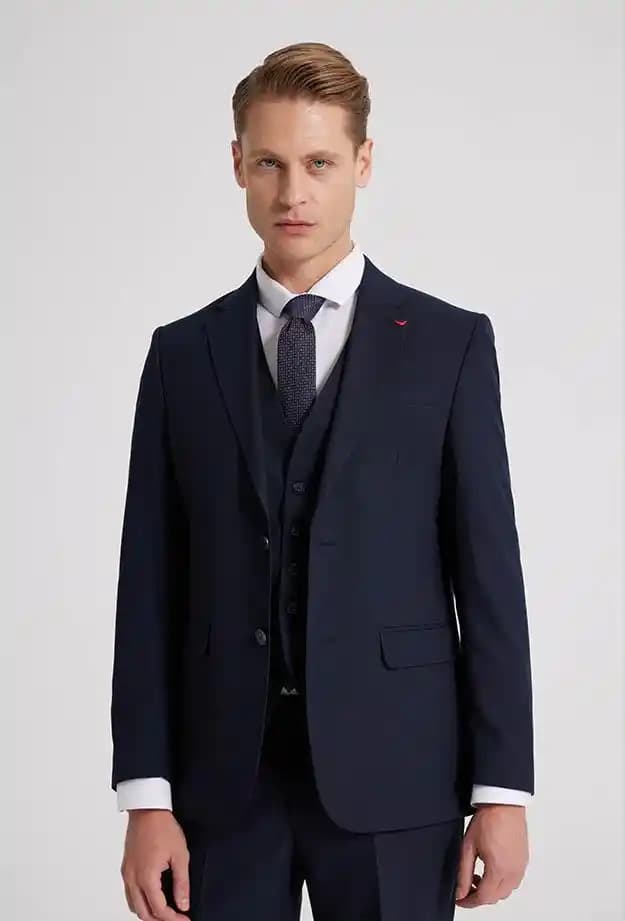 Düğünlerde Şıklık İçin Takım Elbise ve Damatlık Seçiminde Güncel Trendler ve İpuçları