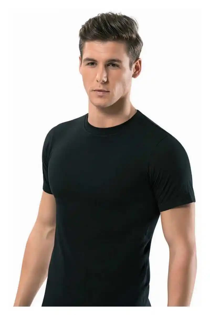 Erkek Modasında Yarım Kollu Atletler: Şıklık ve Rahatlığın Modern Buluşması