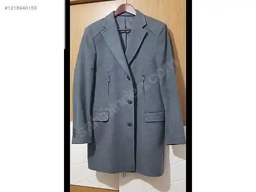 Erkek Yarım Kaban Seçimi ve Güncel Trendler: Stil ve Konforun Buluştuğu Rehber