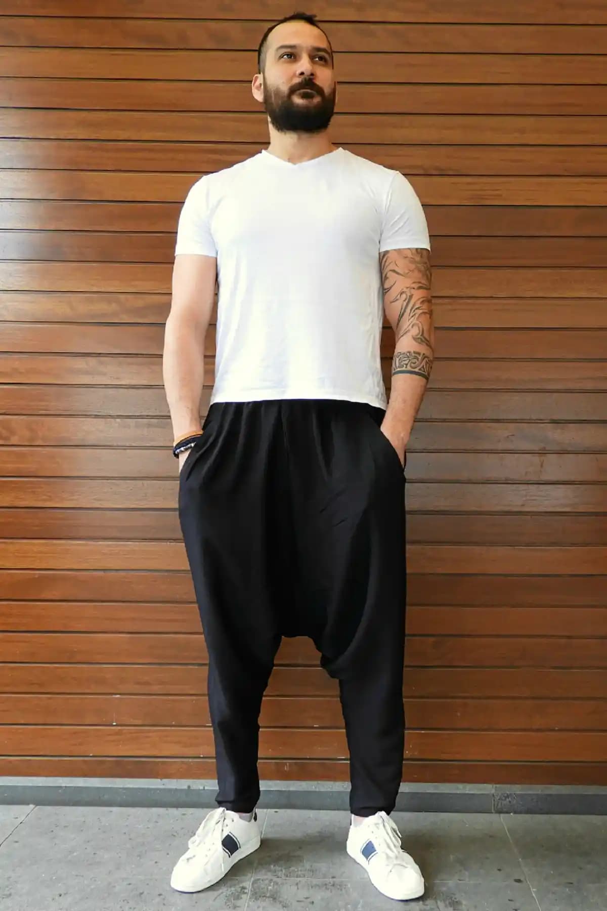 Erkekler İçin Şalvar Tipi Pantolonlar: Geleneksel ve Modern Tasarımların Buluşması