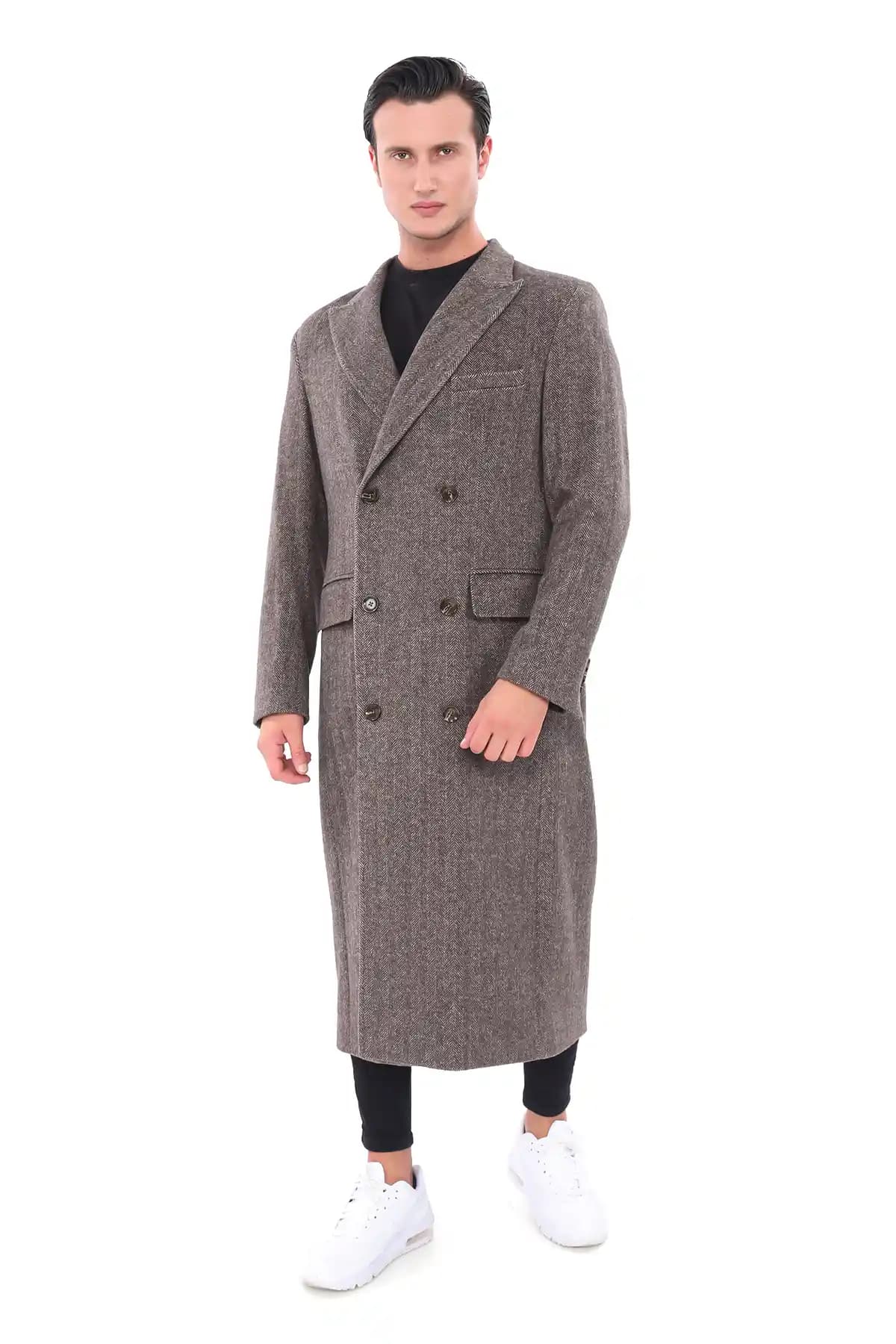 Erkekler İçin Uzun Palto Seçimi ve Moda Trendleri Hakkında Kapsamlı Rehber
