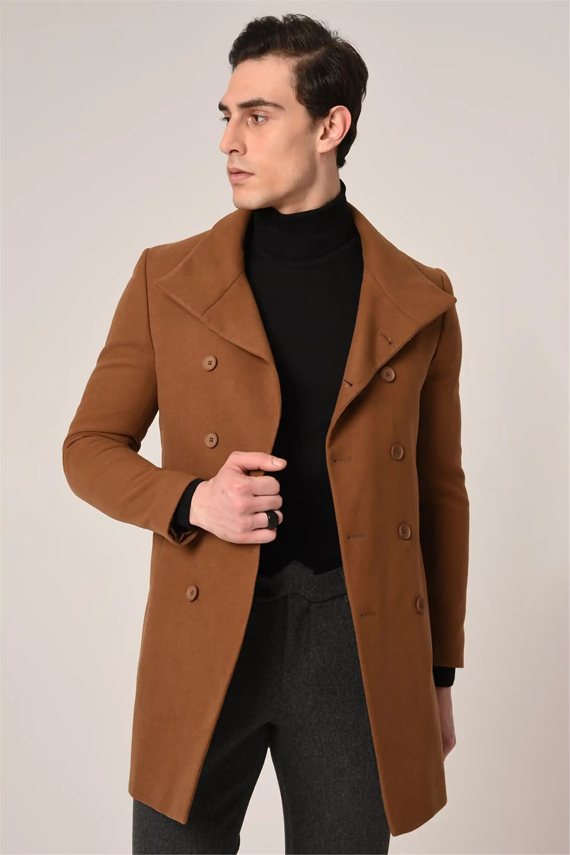 Erkekler İçin Yün Kaşe Kabanlar: Şıklık ve Fonksiyonellik İçin Stil Rehberi