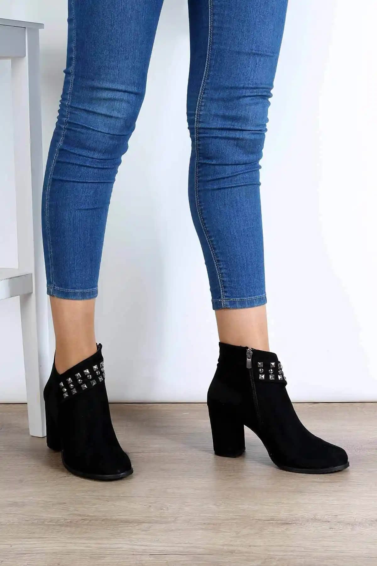 Genç Bayanlar İçin En Şık ve Rahat Topuklu Bot Modelleri ve Moda Trendleri