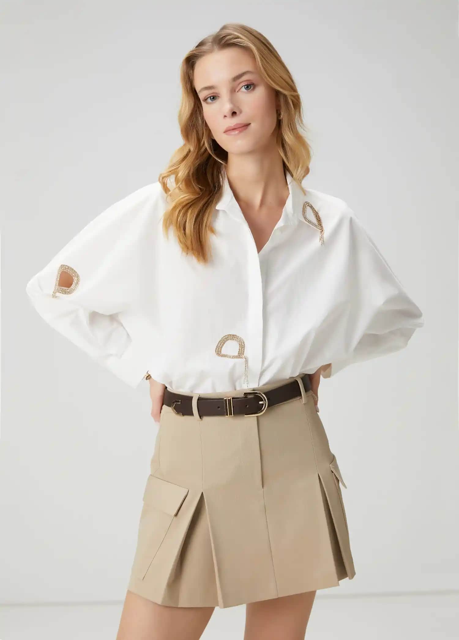 Gömlek Modası ve Stil İpuçları: Güncel Trendler ve Kombinasyon Önerileri