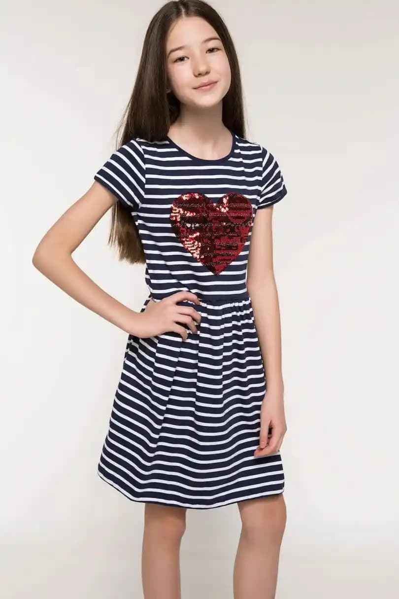 Kadife Çocuk Elbisesi Modelleri ve Moda Trendleri 2023